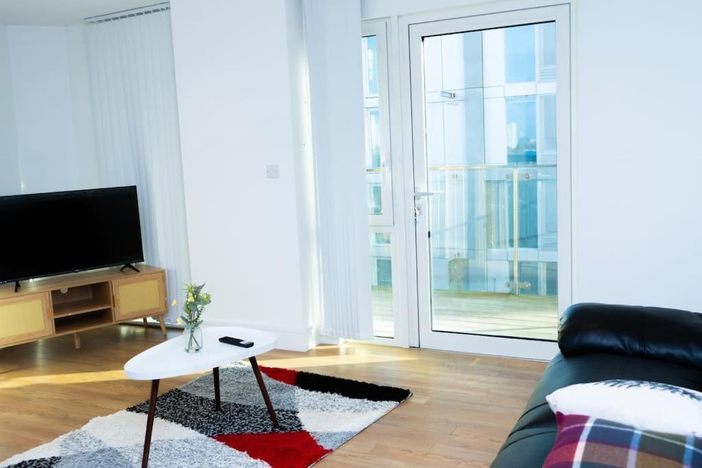 1 Bed Luxury Comfortable Apt ロンドン エクステリア 写真